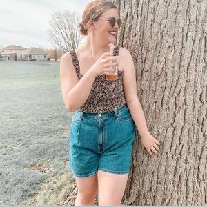 Levi’s Pleated Ribcage Shorts